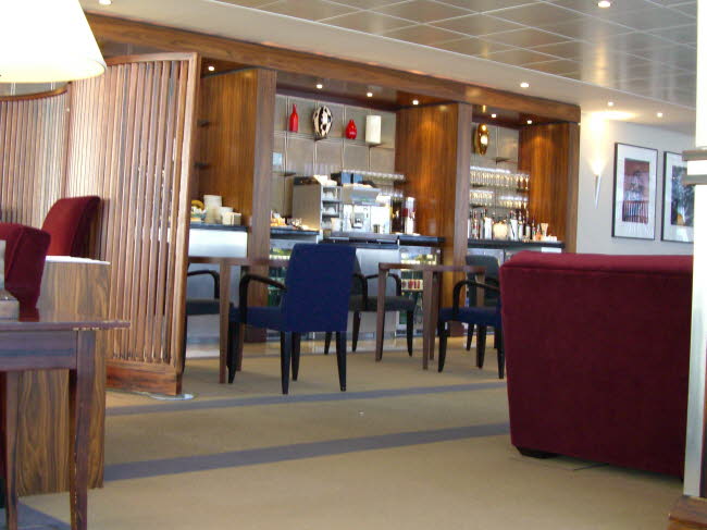 BA First Class Lounge Gatwick 01