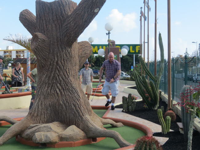 Yumbo Crazy Golf (2)